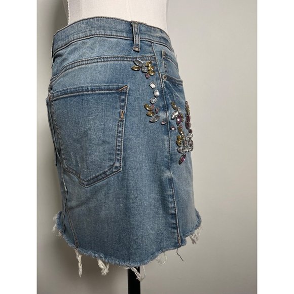 EXPRESS Bedazzled Gemstone Jean Mini Skirt Distressed Raw Hem Medium Light Sz 4 - Picture 12 of 16